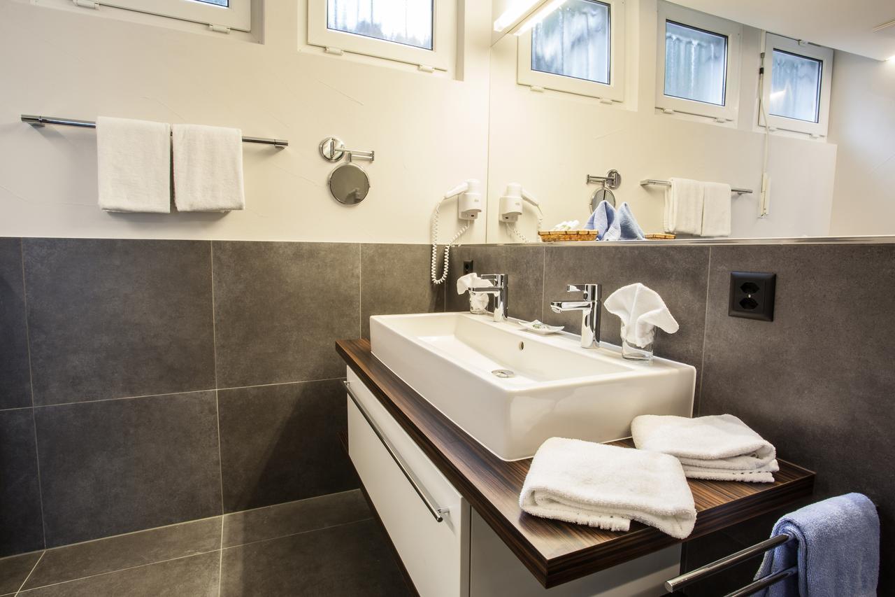Hotel Riviera Loft Weggis Bagian luar foto