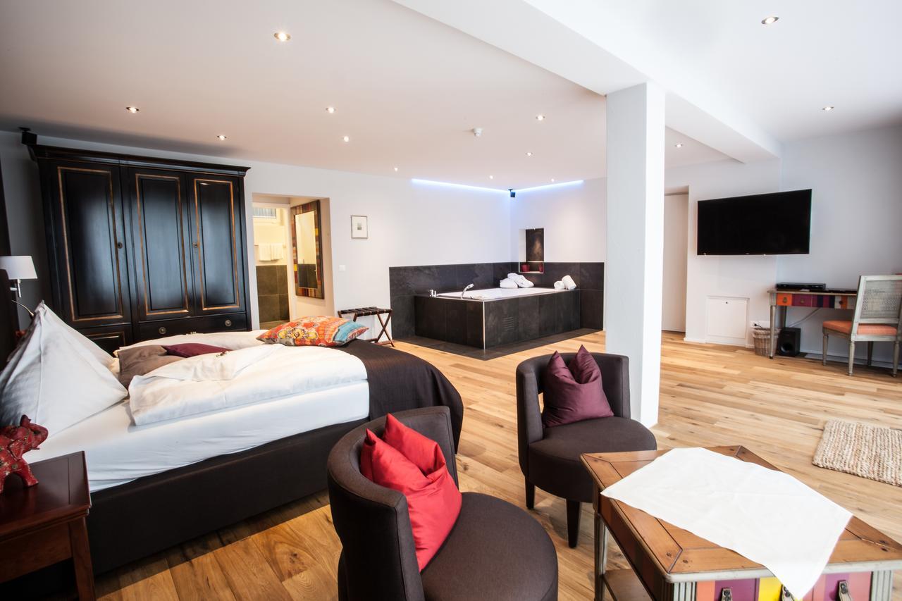 Hotel Riviera Loft Weggis Bagian luar foto