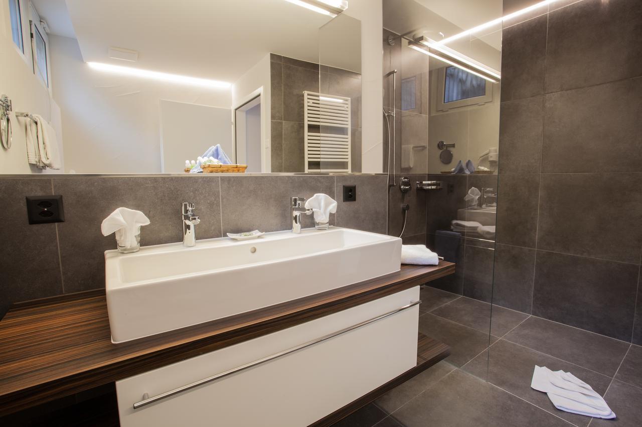 Hotel Riviera Loft Weggis Bagian luar foto